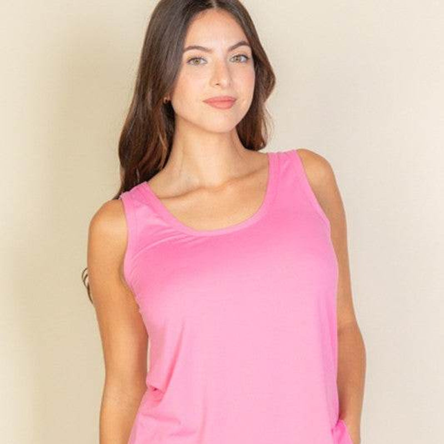 Women’s 2-Piece Lounge Set – Scoop Neck Tank Top & Mini Shorts with Pockets