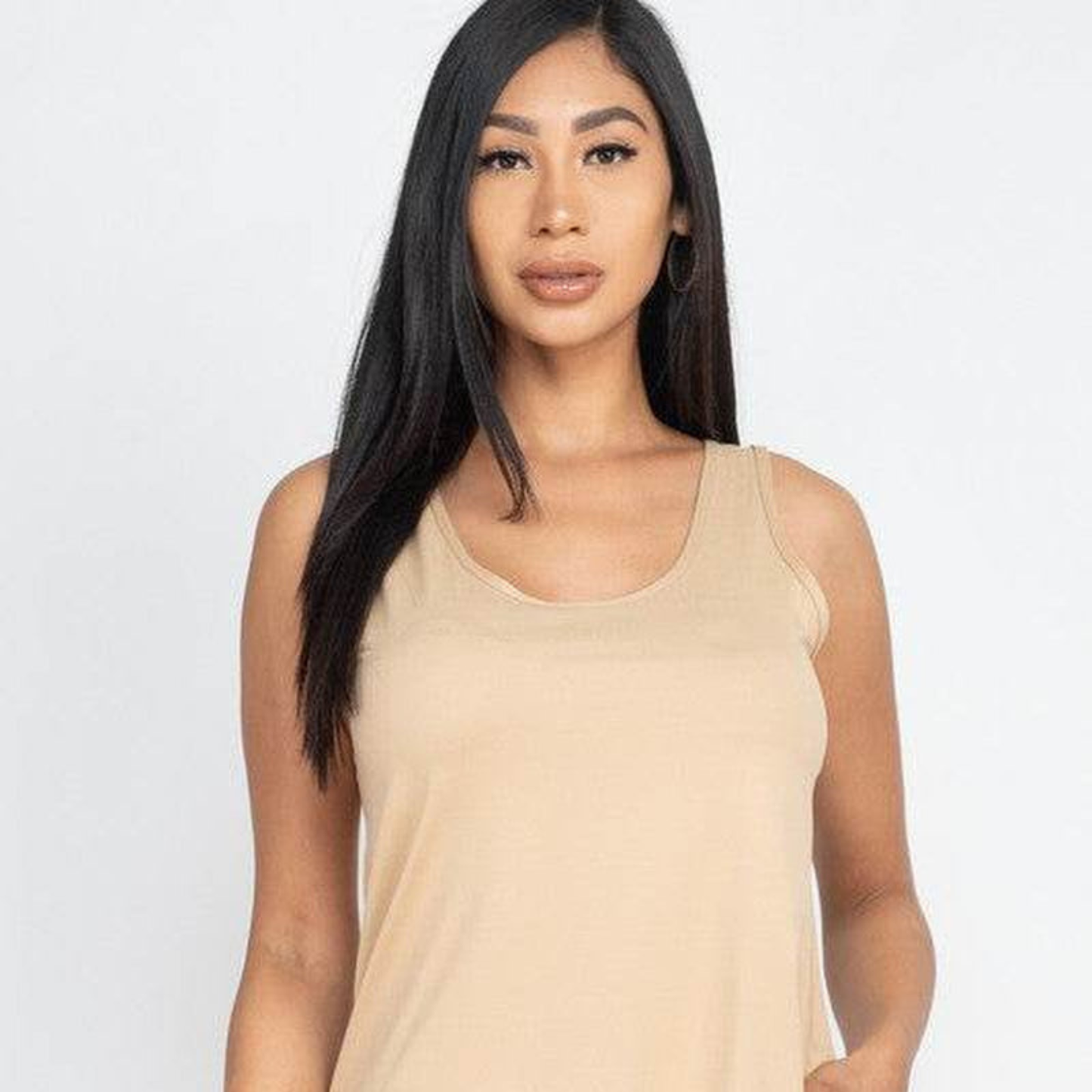 Women’s 2-Piece Lounge Set – Scoop Neck Tank Top & Mini Shorts with Pockets