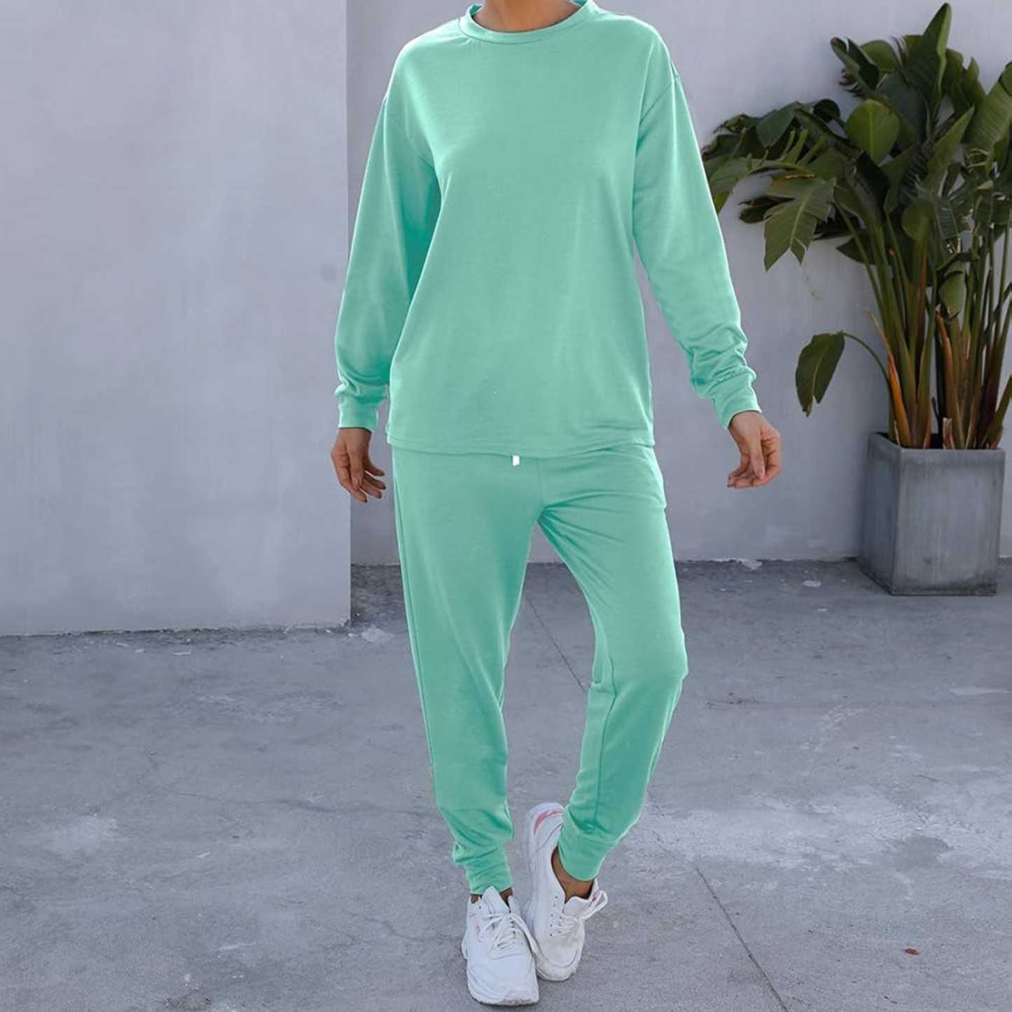 Women’s 2-Piece Sweatsuit Lounge Set – Long Sleeve Pullover & Drawstring Joggers