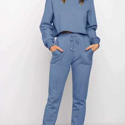 Women’s 2-Piece Crop Top Sweatsuit