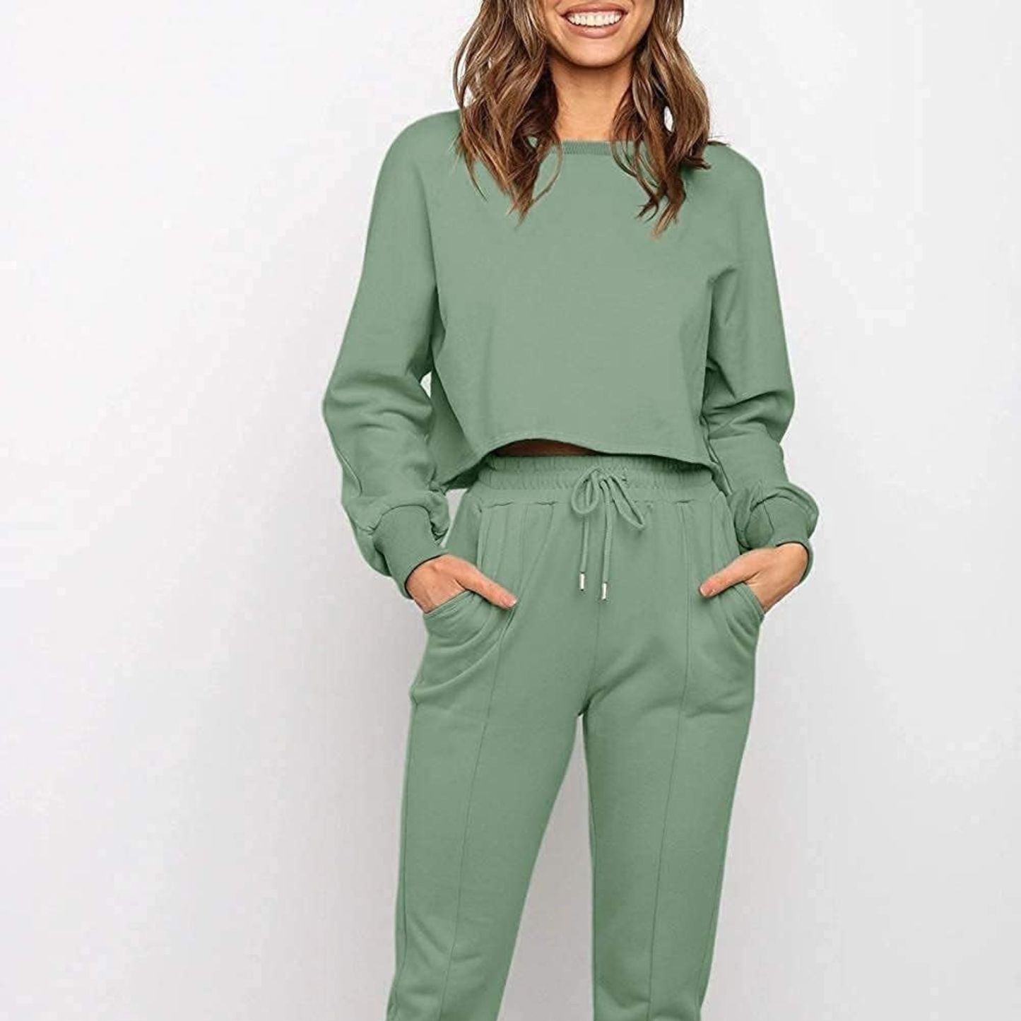Women’s 2-Piece Crop Top Sweatsuit